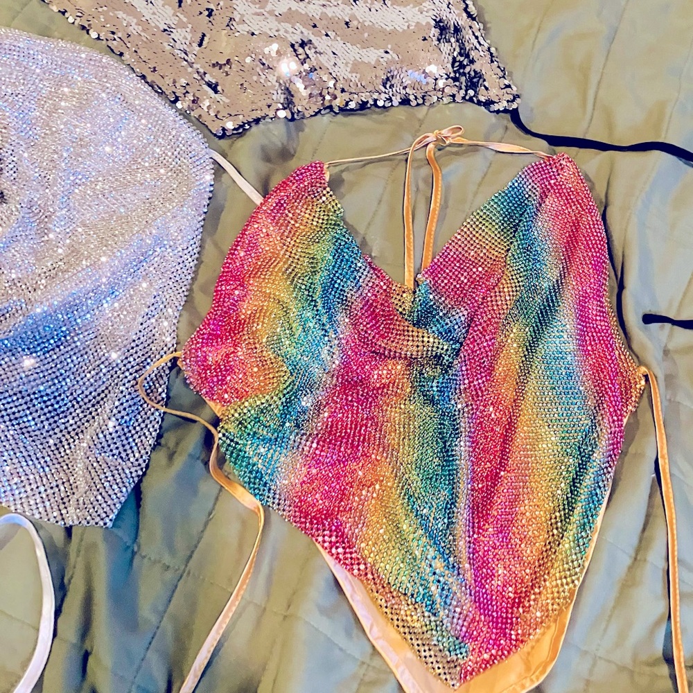 Halter tops - Picture 3 of 4